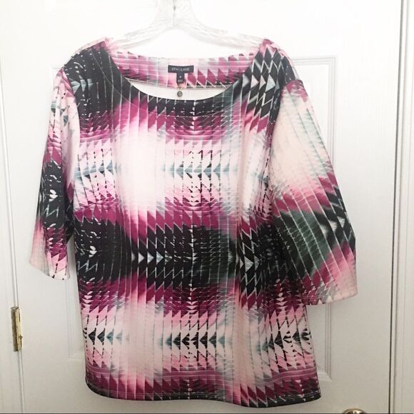 6th & Lane Geometric Print Pink Scuba Top - Picture 4 of 10